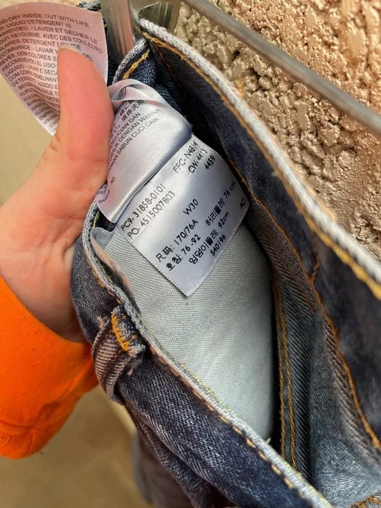 Levi’s Denim Bermuda Short Sz 30 - Picture 2 of 4